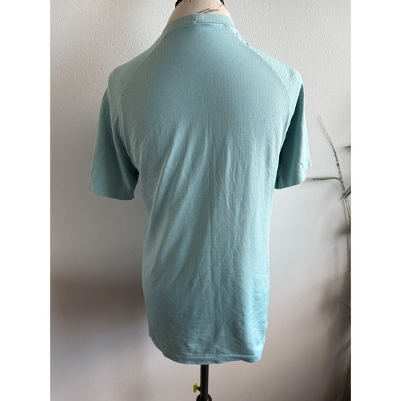 Lululemon Light Blue Textured Short Sleeve Athletic Training T-Shirt - Picture 1 of 10